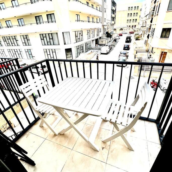 Gzira Smart 1 Bedroom Apartment Eksteriør bilde